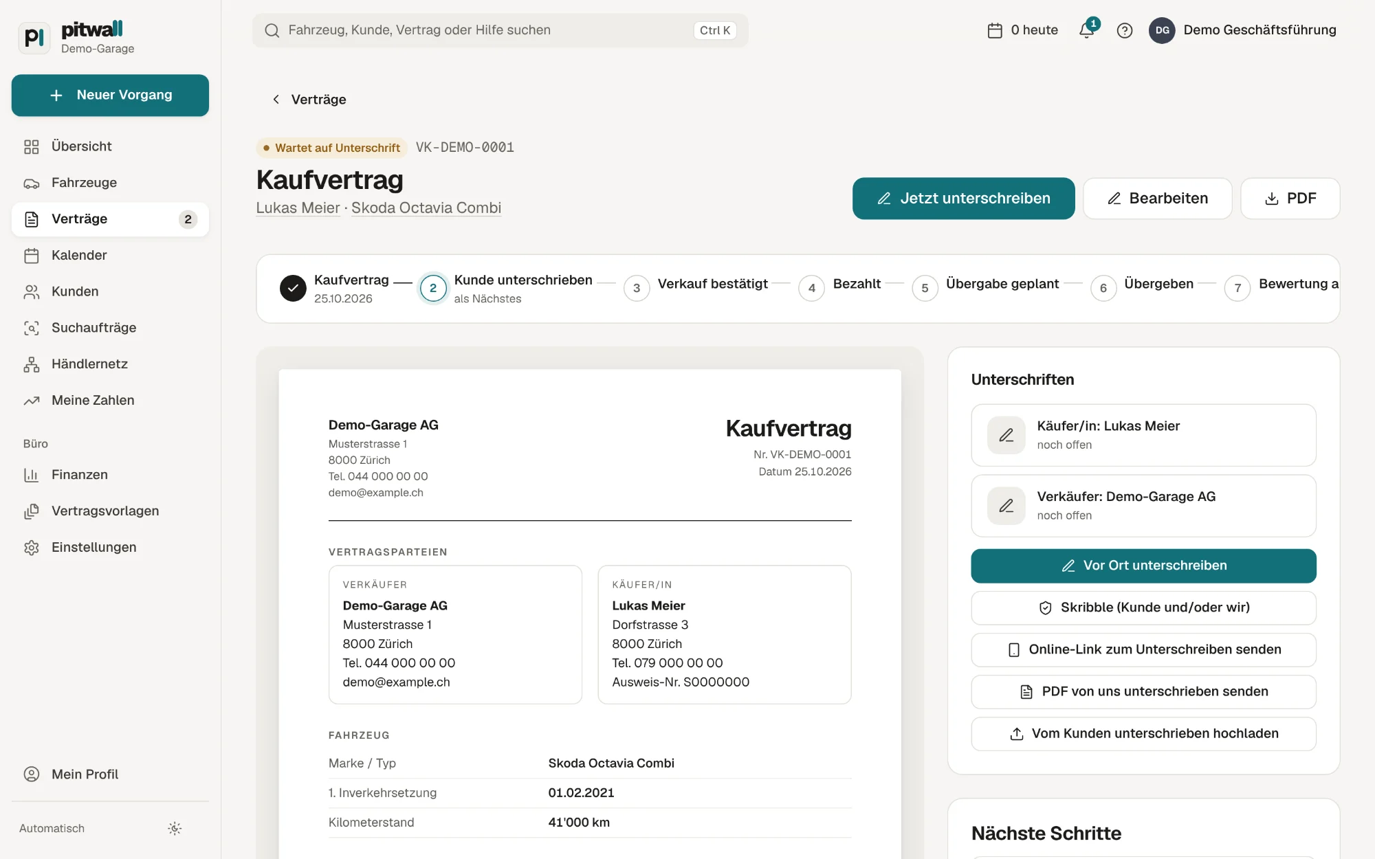 Kaufvertrag in Pitwall: Vertragsdokument links, rechts die Wege zur Unterschrift: vor Ort, per Link oder über Skribble.